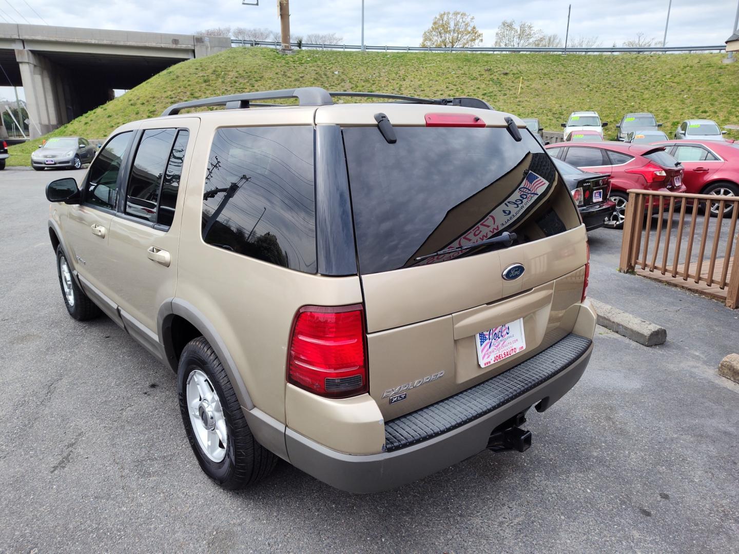 2002 Gold Ford Explorer XLT 2WD (1FMZU63E32U) with an 4.0L V6 SOHC 16V engine, 5-Speed Automatic Overdrive transmission, located at 5700 Curlew Drive, Norfolk, VA, 23502, (757) 455-6330, 36.841885, -76.209412 - Photo#13